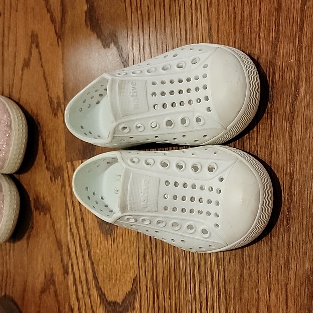 White toddler 6 native water shoes